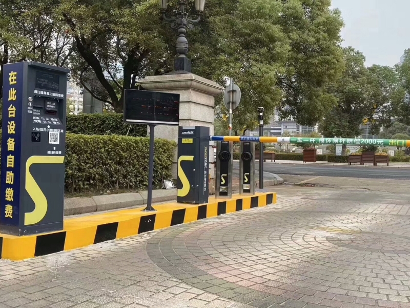 江西南昌泰耐克国际大酒店停车场收费管理系统及设备案例