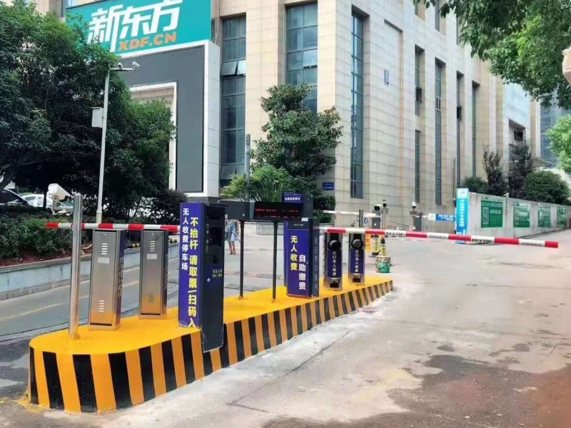 江西九江银行大厦停车场收费管理系统及设备案例