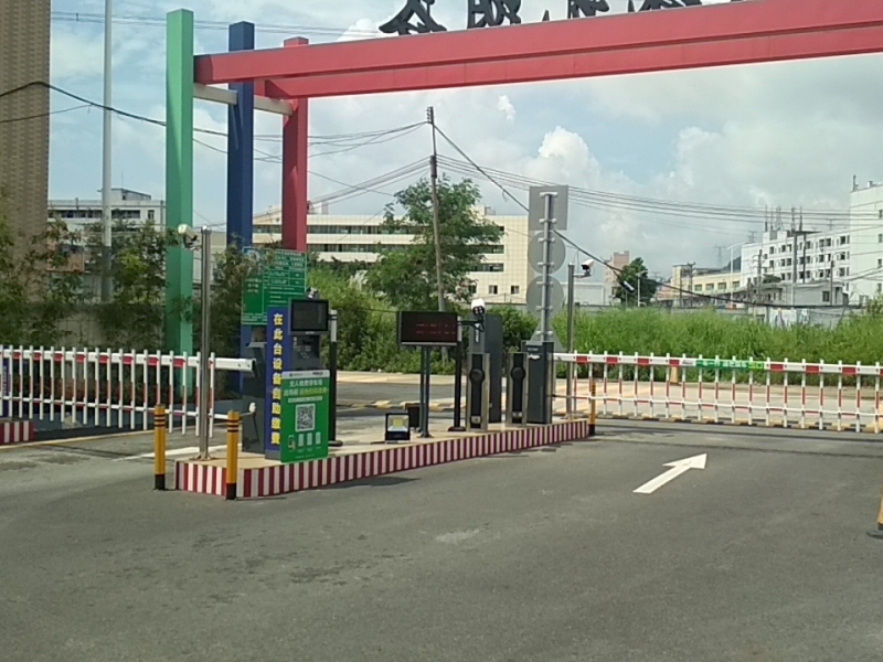 深圳宏域光明谷（美林工业园）停车场收费管理系统及设备案例