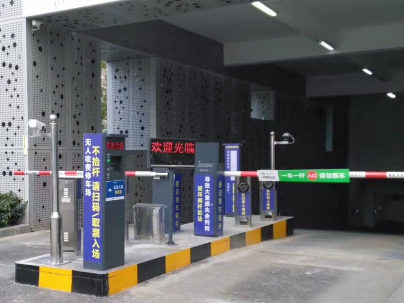 南京浦口文化体育中心停车场收费管理系统及设备案例
