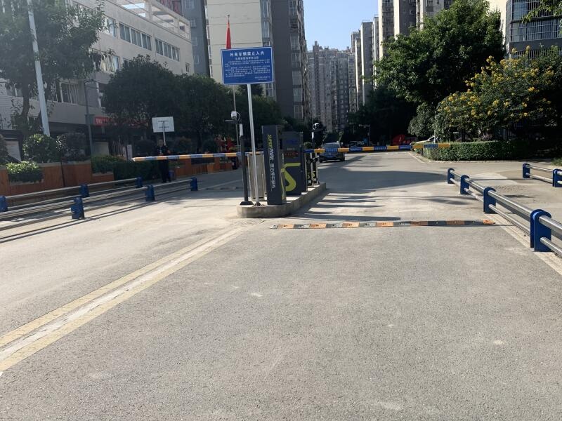 四川成都长顺家园停车场收费管理系统及设备案例