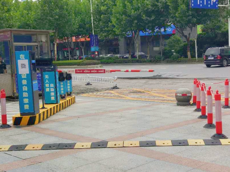 江苏南京奥体新城翠杉园停车场收费管理系统及设备案例