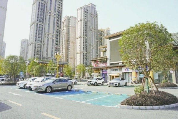 嘉陵区智慧停车场：高效管理解决“停车难、充电难”问题