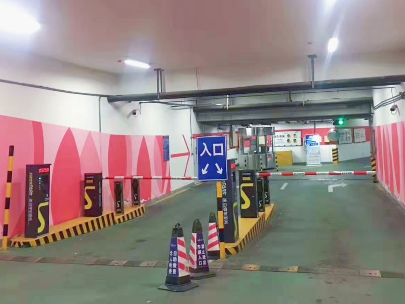 江苏南京虹悦城停车场收费管理系统及设备案例