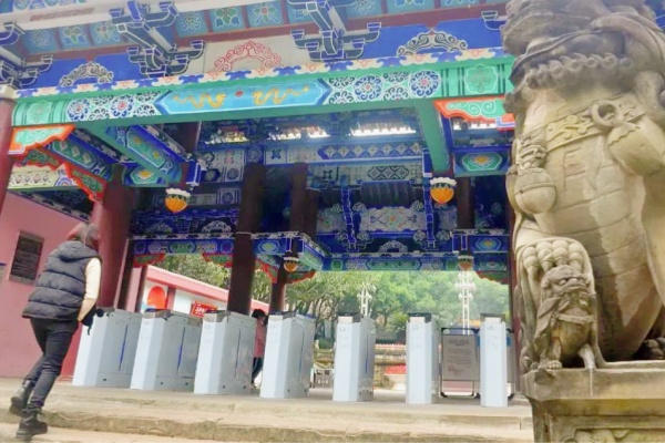 白塔公园南充主城区安装翼闸，市民是否要付费入园？官方回应解答