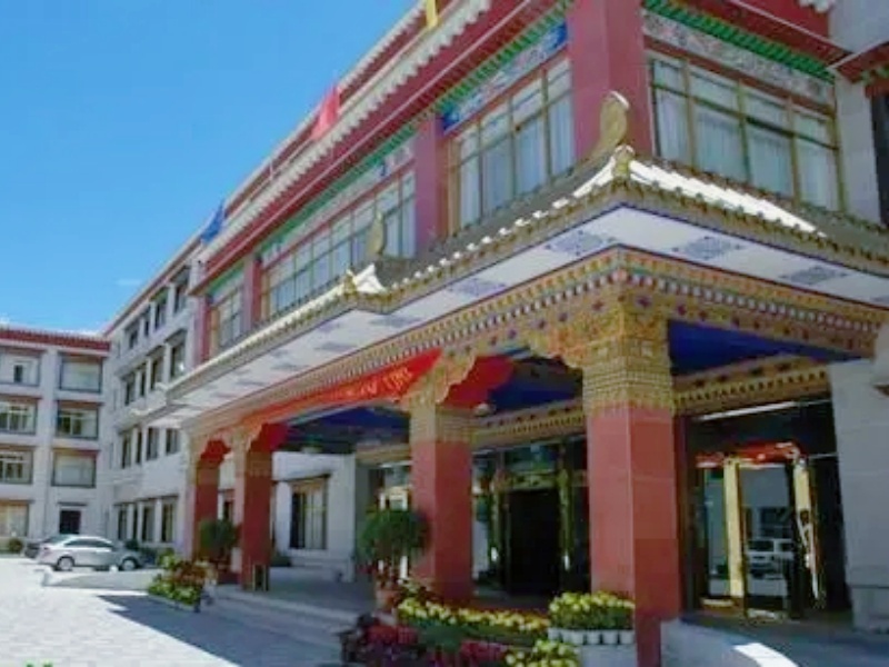 拉萨西藏刚坚拉萨饭店停车场道闸系统及设备案例