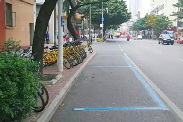 南宁市委书记调研停车收费问题：优化管理服务提高停车资源利用效率