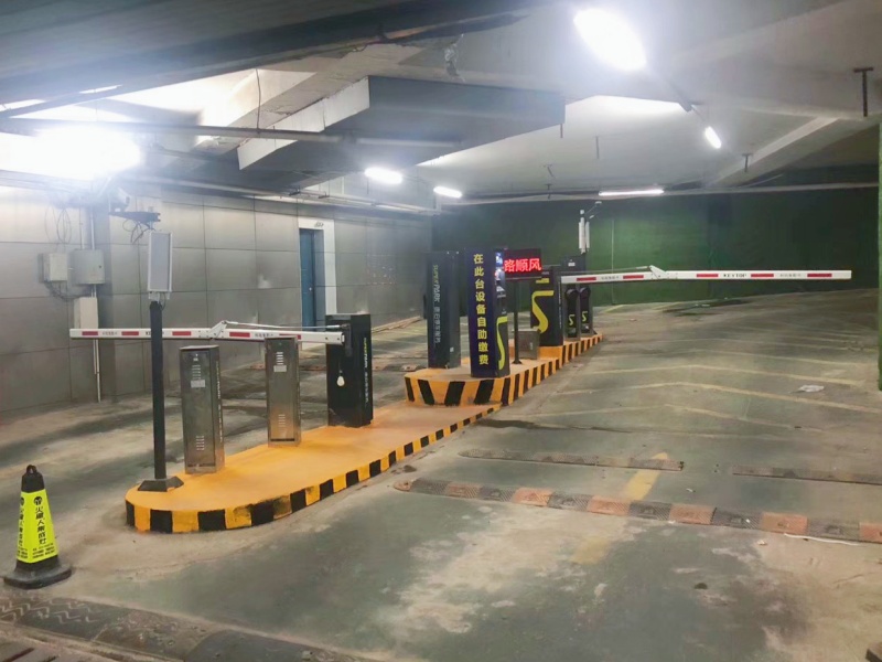 江苏常州溧阳平陵广场停车场收费管理系统及设备案例