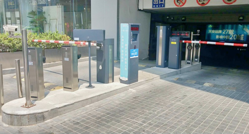 南京天安国际大厦停车场收费管理系统及设备案例
