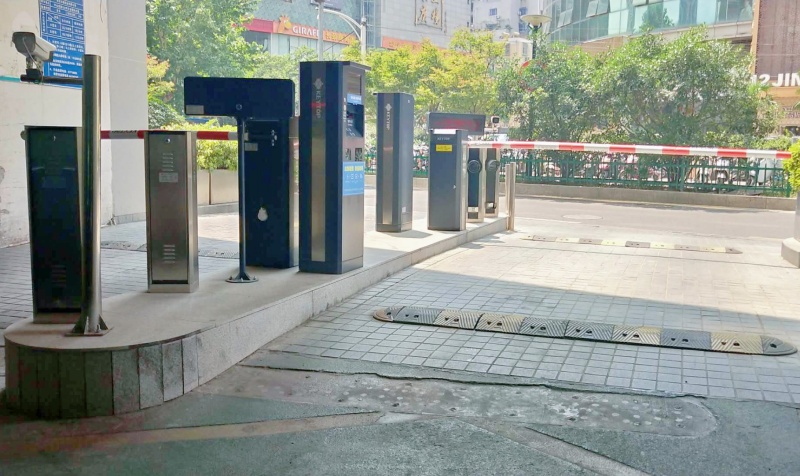 南京天安国际大厦停车场收费管理系统及设备案例