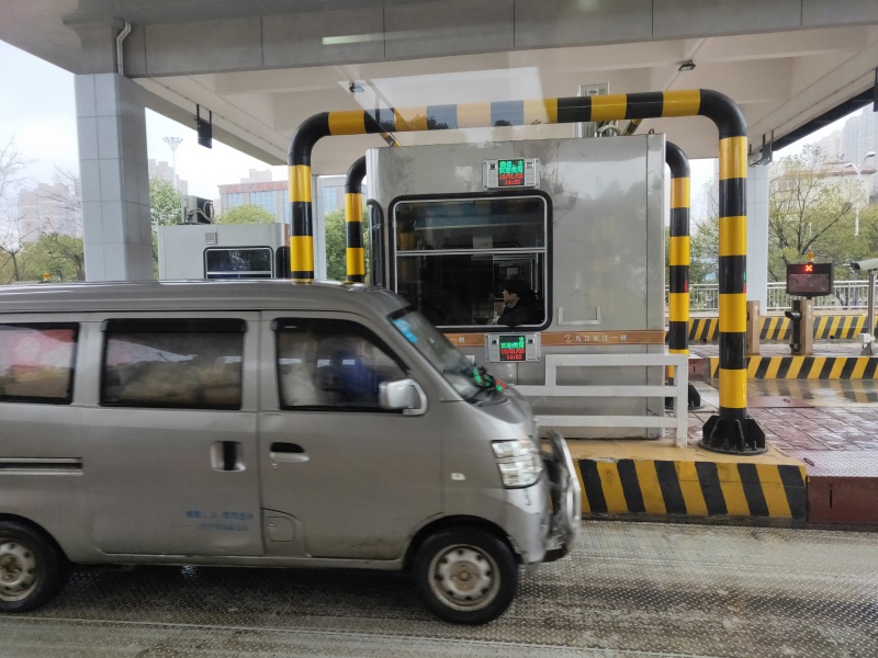 江西九江长江一桥公路道闸系统及设备案例