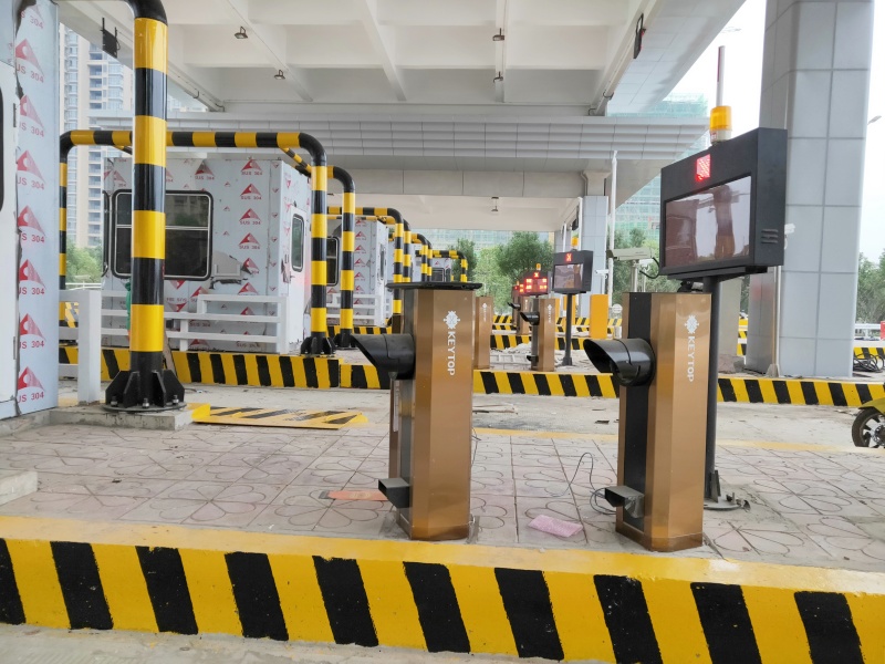 江西九江长江一桥公路道闸系统及设备案例