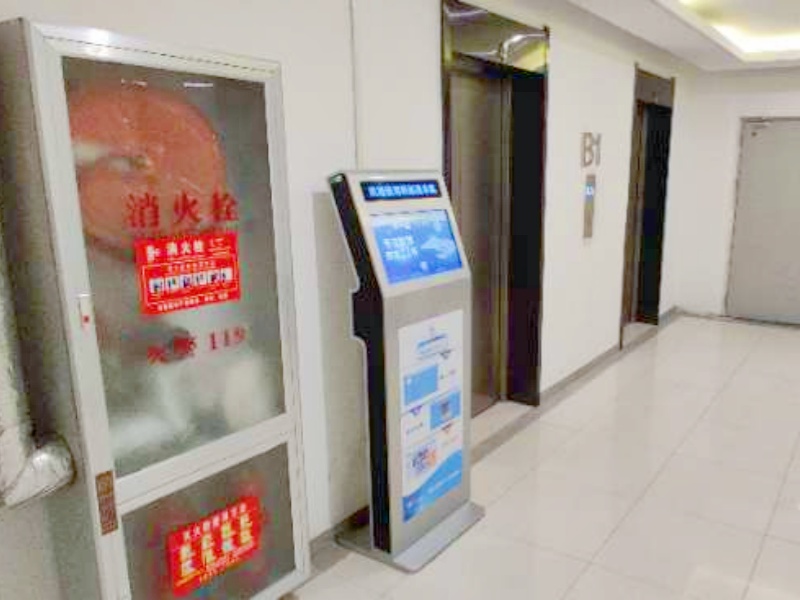 山东济南聚隆广场停车场收费管理系统及设备案例