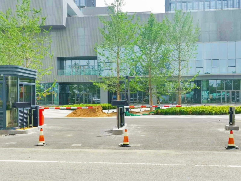 山东青岛澳柯玛工业园停车场收费管理系统及设备案例