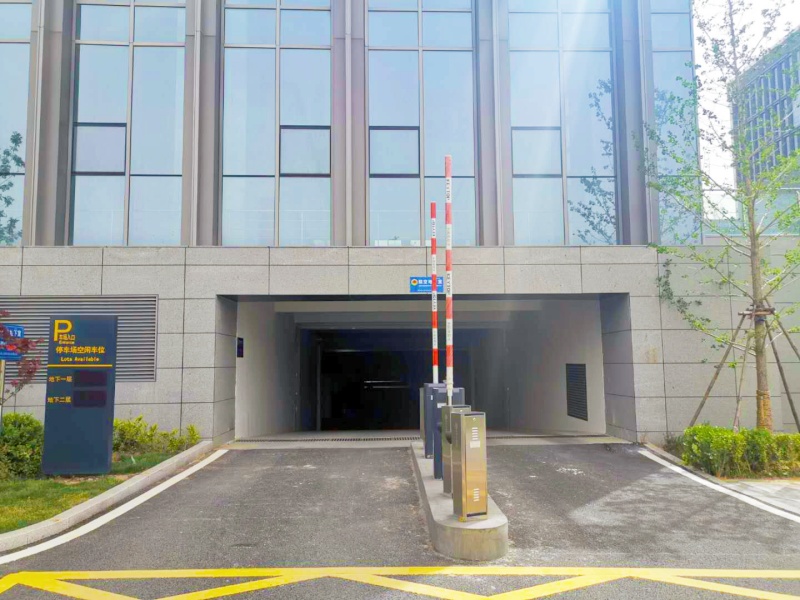 山东青岛澳柯玛工业园停车场收费管理系统及设备案例