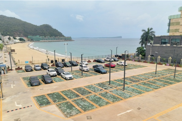 南澳水头沙第一沙滩停车场建成，解决周边交通拥堵和停车难问题