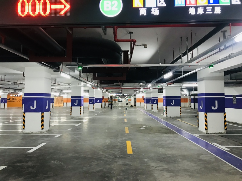 龙湖上海闵行天街停车场收费管理系统及设备案例