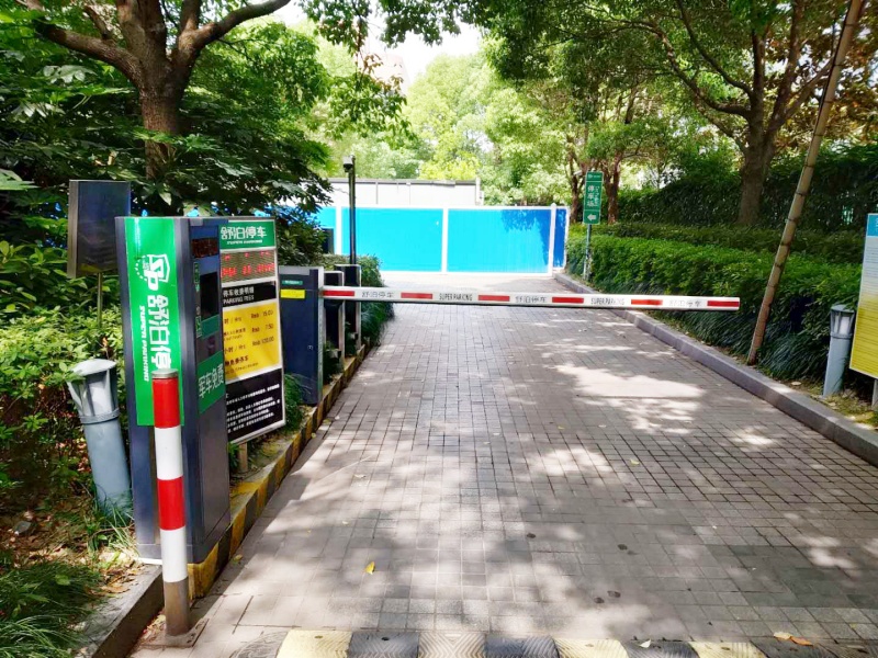 上海虹桥元一希尔顿酒店停车场收费管理系统及设备案例