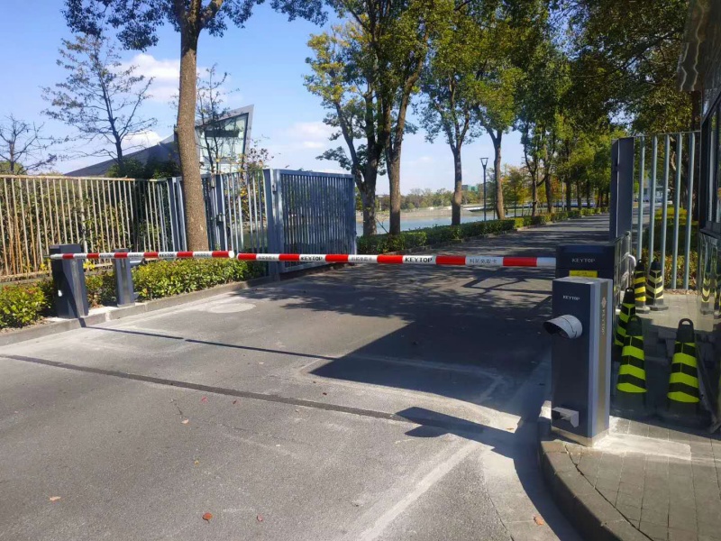 上海松江巨人网络停车场收费管理系统及设备案例