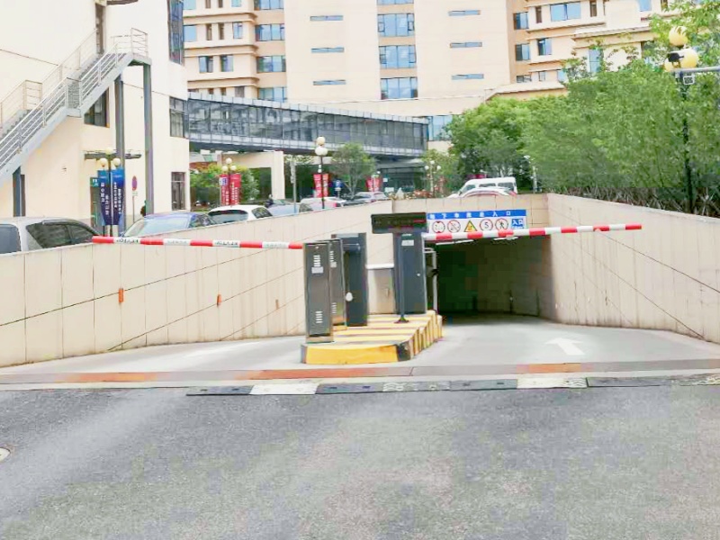 上海青浦复旦大学附属中山医院停车场收费管理系统及设备案例
