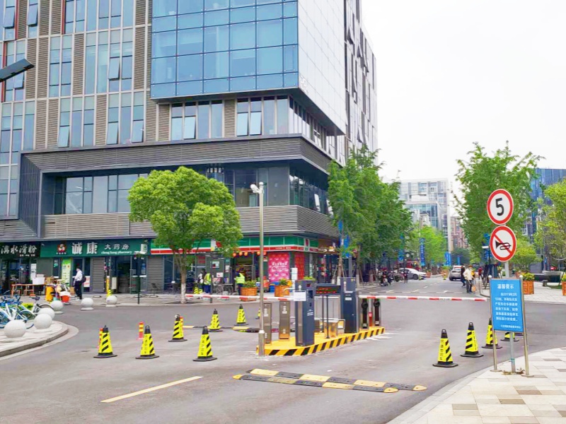 上海万科虹桥云停车场收费管理系统及设备案例