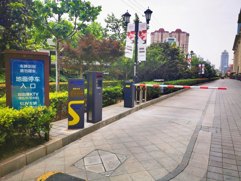 上海环球港停车场收费管理系统及设备案例