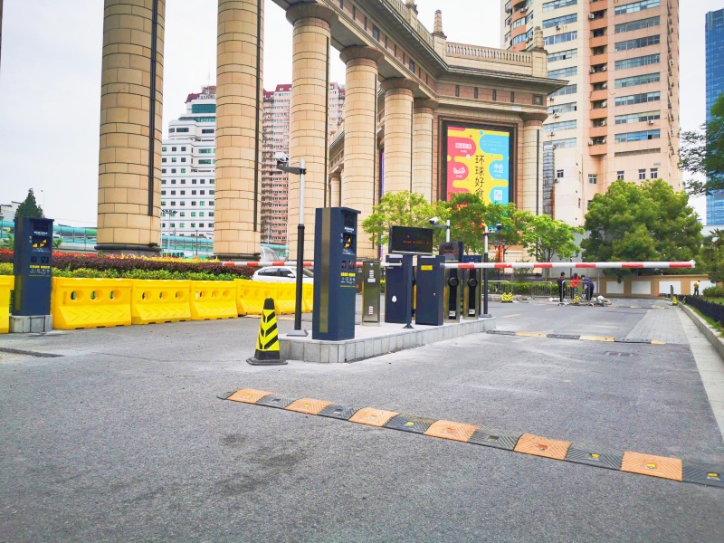 上海环球港停车场收费管理系统及设备案例