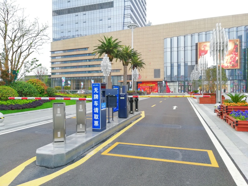 江苏永旺梦乐城(苏州新区店)停车场收费管理系统及设备案例