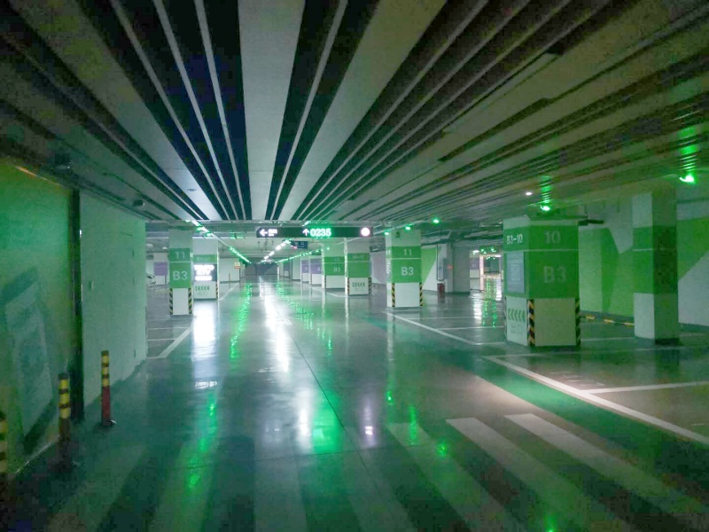 四川龙湖成都滨江天街停车场收费管理系统及设备案例