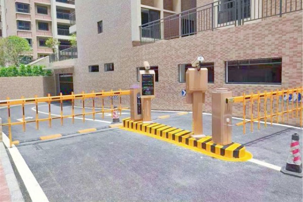 出入口道闸简介，停车场道闸工作原理、配件组成、安装方法