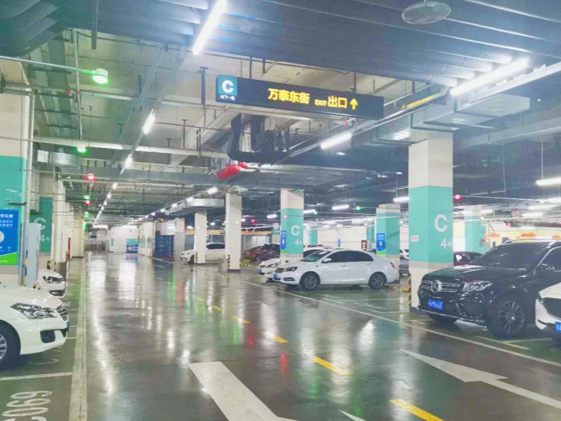 四川成都万达广场(金堂店)停车场车位引导系统及设备案例