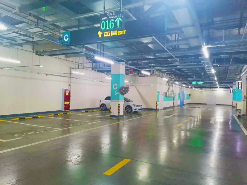 四川成都万达广场(金堂店)停车场车位引导系统及设备案例