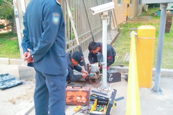 停车场卡口摄像机简介，出入口卡口摄像机工作原理、安装方法