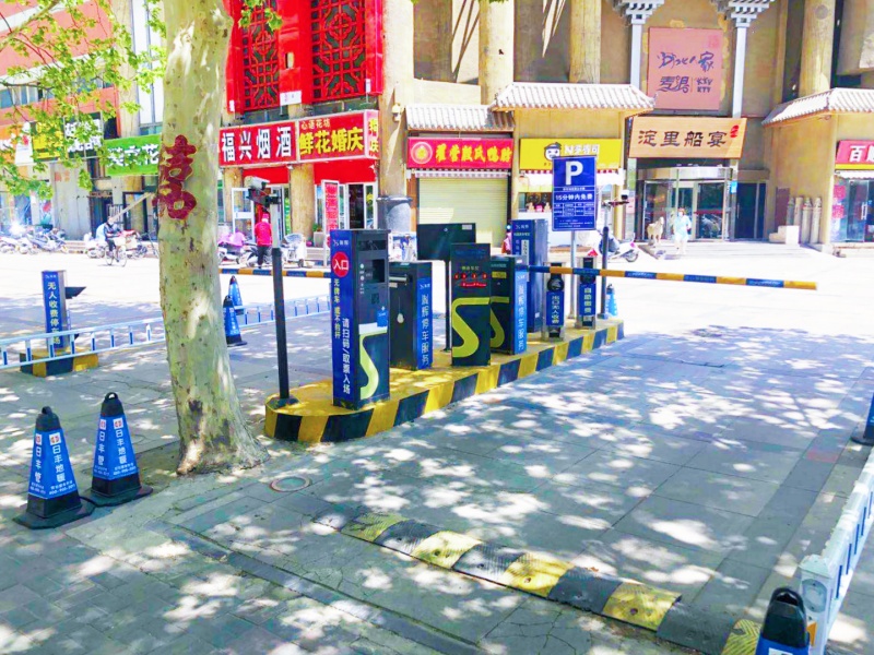 河北石家庄城投商贸广场停车场收费管理系统及设备案例