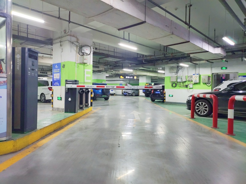 郑州印象汇（金水区店）停车场收费管理系统及设备案例
