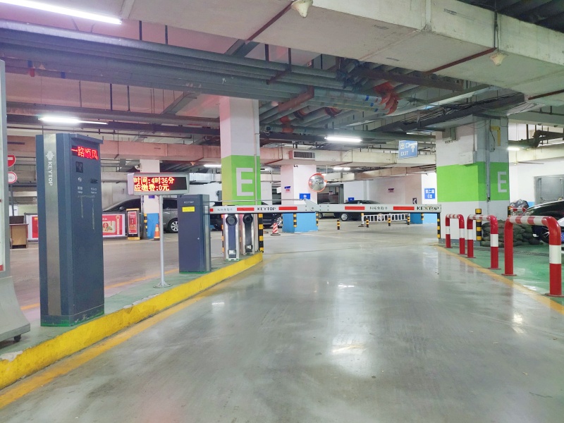 郑州印象汇（金水区店）停车场收费管理系统及设备案例