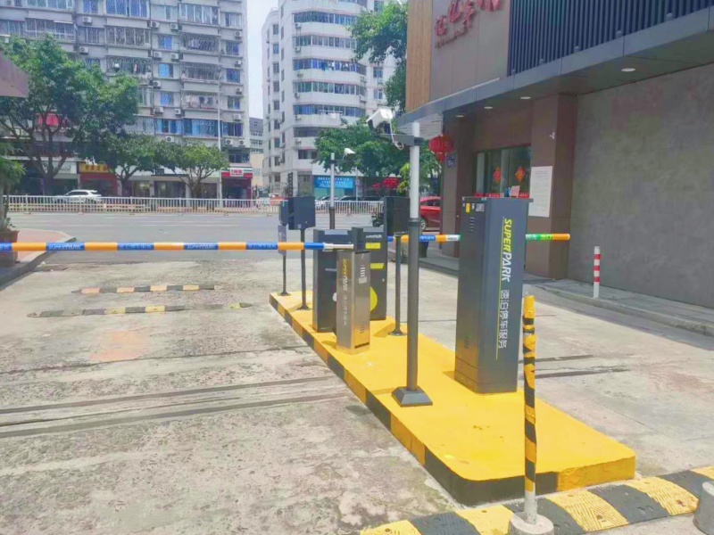 福建福州东南大厦停车场道闸系统及设备案例