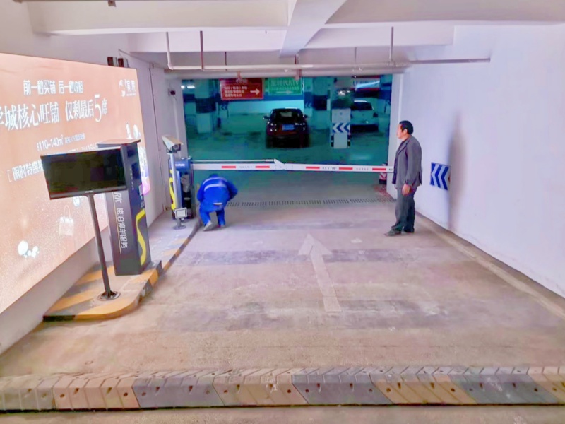 四川成都锦江星岛国际停车场收费管理系统及设备案例