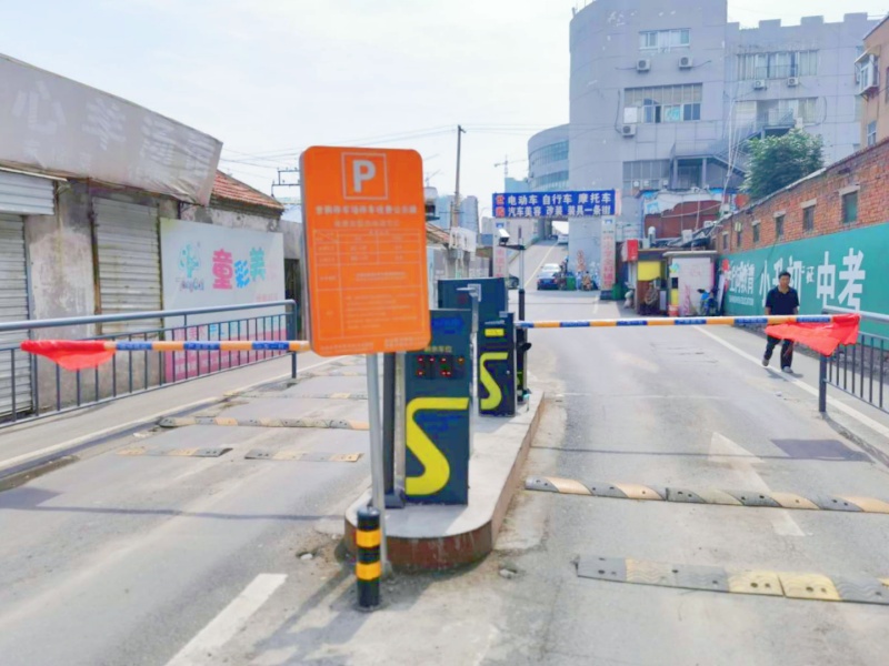 山东济南世购商贸广场停车场收费管理系统及设备案例