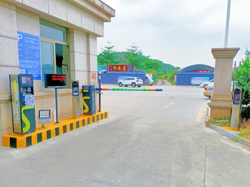 广东东莞东南部中心医院停车场收费管理系统及设备案例