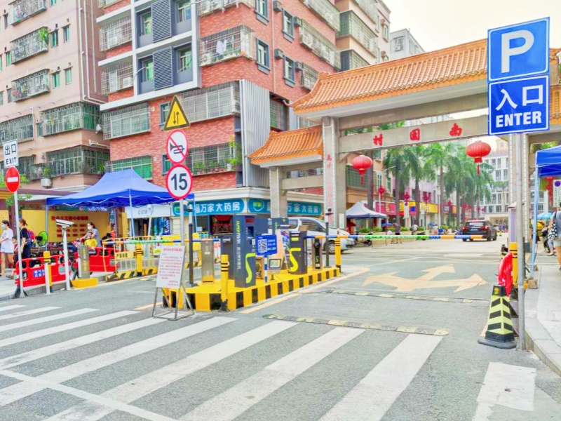 广东深圳南园村停车场收费管理系统及设备案例