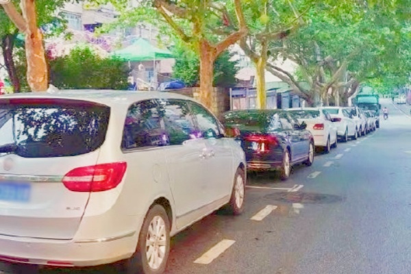 近万泊位破解停车难题，民生工程再升级，青岛加快停车设施建设