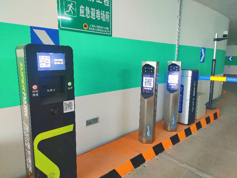 河北廊坊燕郊弘阳广场停车场收费管理系统及设备案例