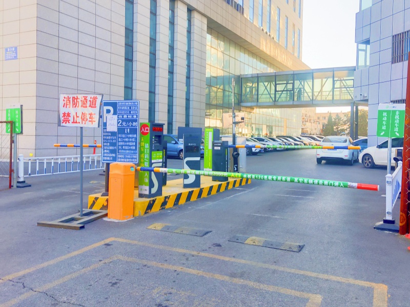 沈阳市第十一人民医院停车场收费管理系统及设备案例