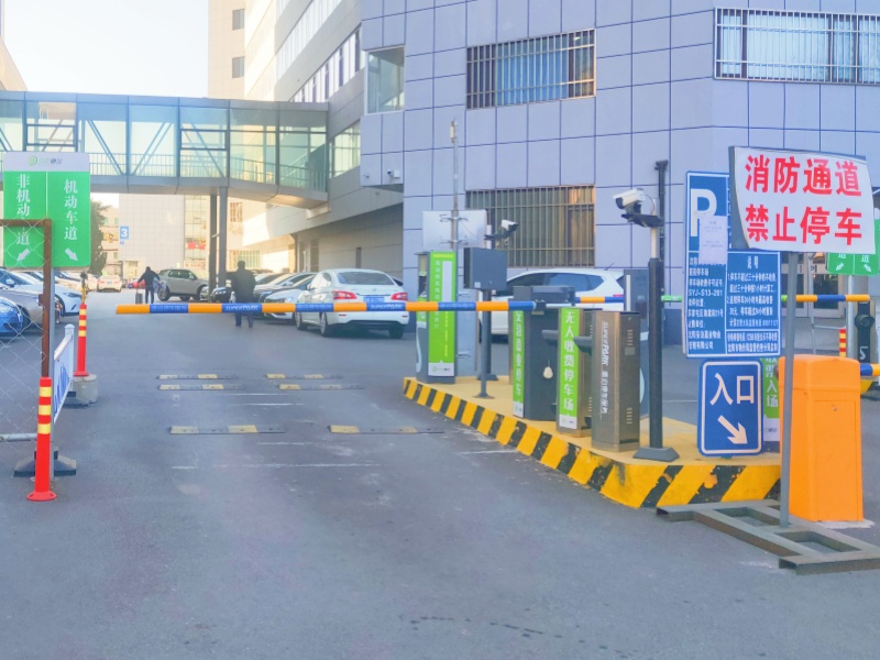 沈阳市第十一人民医院停车场收费管理系统及设备案例
