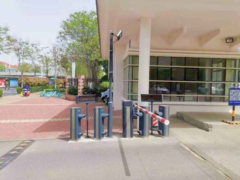 济南山东省体育中心停车场道闸系统及设备案例