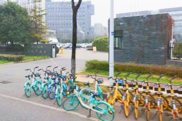 合众思壮京梁公司停车场纠纷：诉讼未决，争议不断