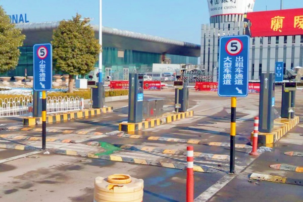停车场出入管理系统：现代交通枢纽的智能守护者