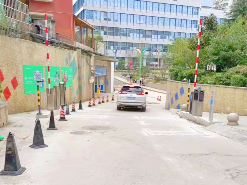 贵州贵阳市妇幼保健院停车场收费管理系统及设备案例