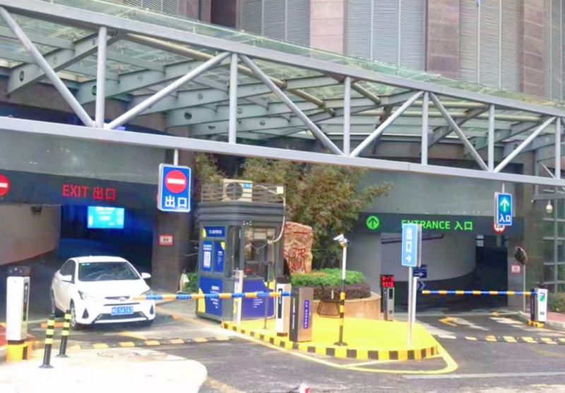 福建厦门第一广场停车场收费管理系统及设备案例